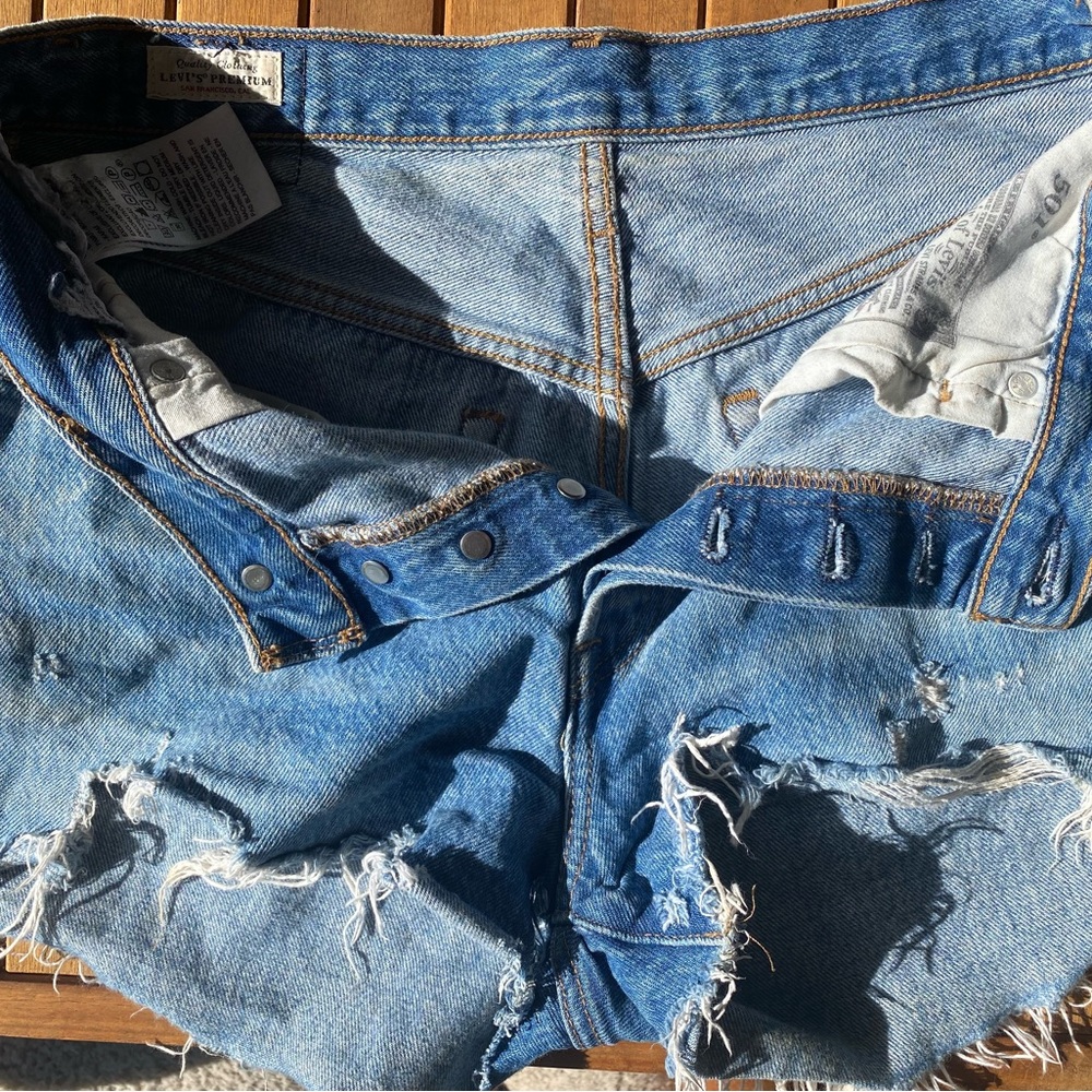 Levi’s 501 cutoffs. Size 28 - Picture 3 of 5